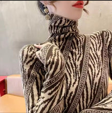 Load image into Gallery viewer, Fall Luxury Printed Sweater