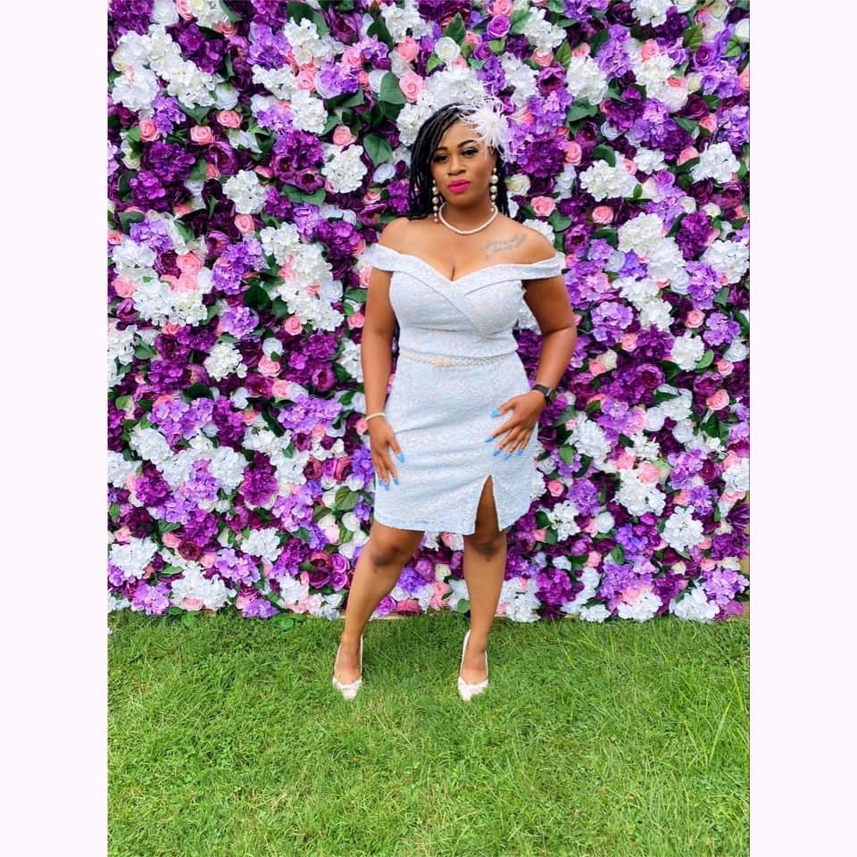 Pretty Poker Face Queen Off-the-Shoulder Lace Dress (Plus Size Available)